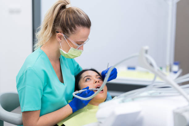 Best Weekend Emergency Dentist in Lower Grand Lagoon, FL
